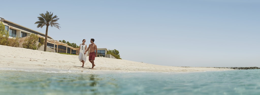 9_Nurai_Island_Beach_Couple