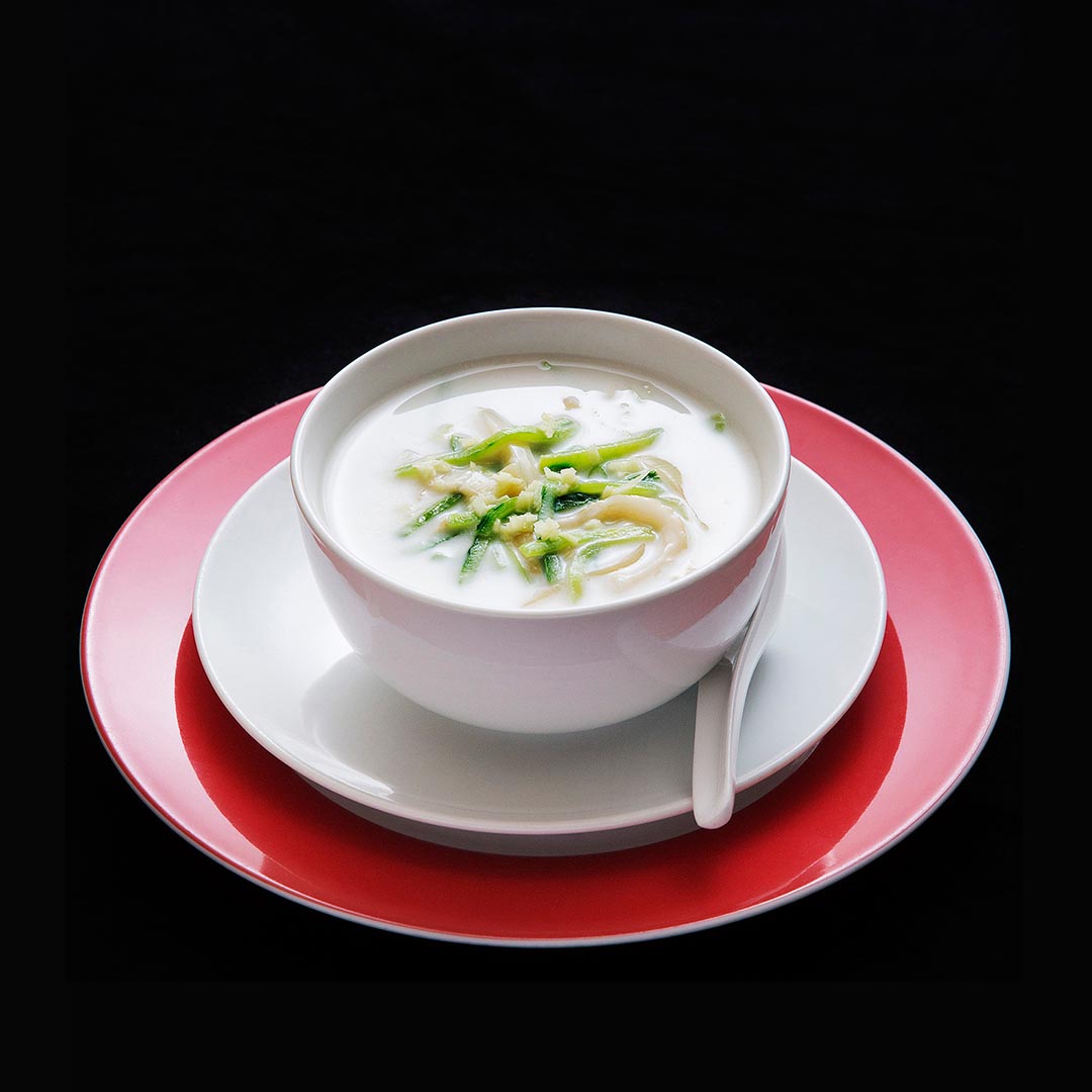 1_Double-boiled fish maw with ginger and milk