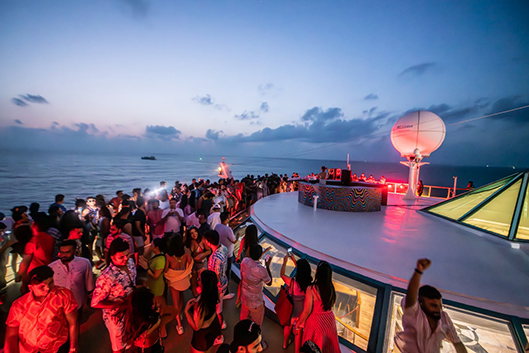 Gear Up for the Most Happening NYE Bashes to Ring in the New Year-Image 5