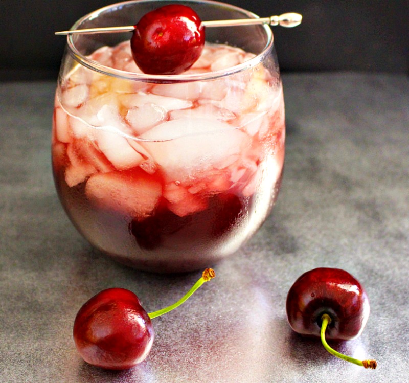 Cherry-Bomb-Cocktail @PeakLife