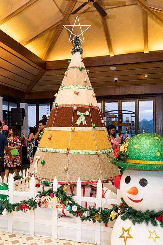 Take Holiday Inspiration from These Stunning Christmas Tree Displays by India’s Best Hotels-Image 1